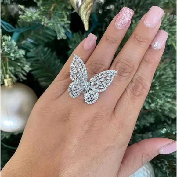 BLING BUTTERFLY 🦋 RING 💍 - Picture 3 of 5